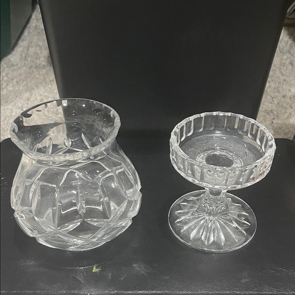 Elegant Crystal Vase - Picture 3 of 4